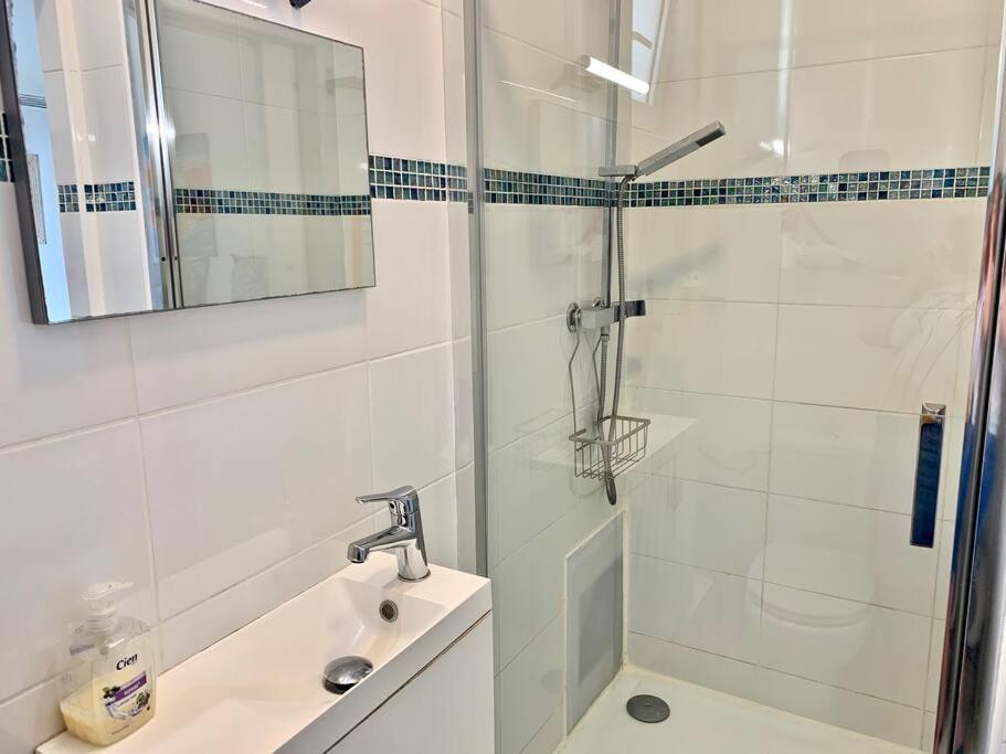 Blue Summer Vibes Mini Studio For Two, Ac, Parking, Beach At 50M, Spa Access -2 La Ciotat Bagian luar foto